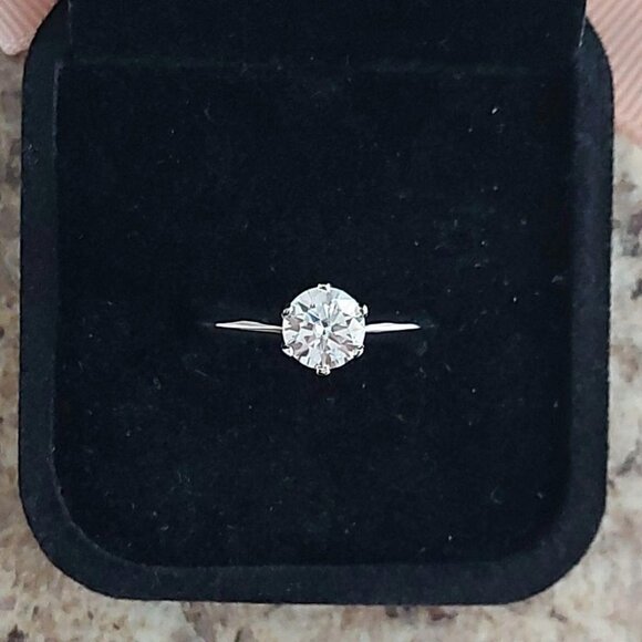 1 Carat Solitaire Moissanite 925 Silver Engagement Ring - Picture 1 of 12